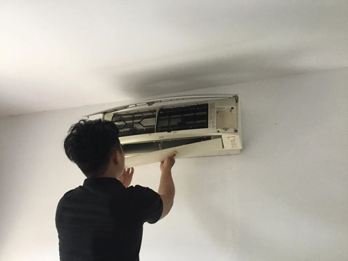 Fix air conditioner leaking water